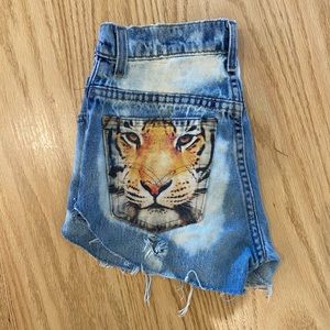 Cheeky Levi Jeans with Tiger